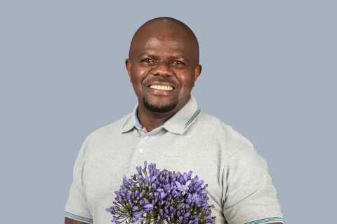 Kwekerij manager Esao Otuodi