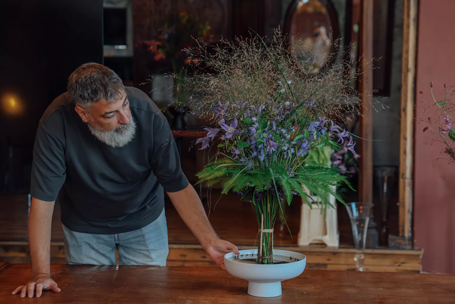 Daniel Santamaria - Standing bouquet