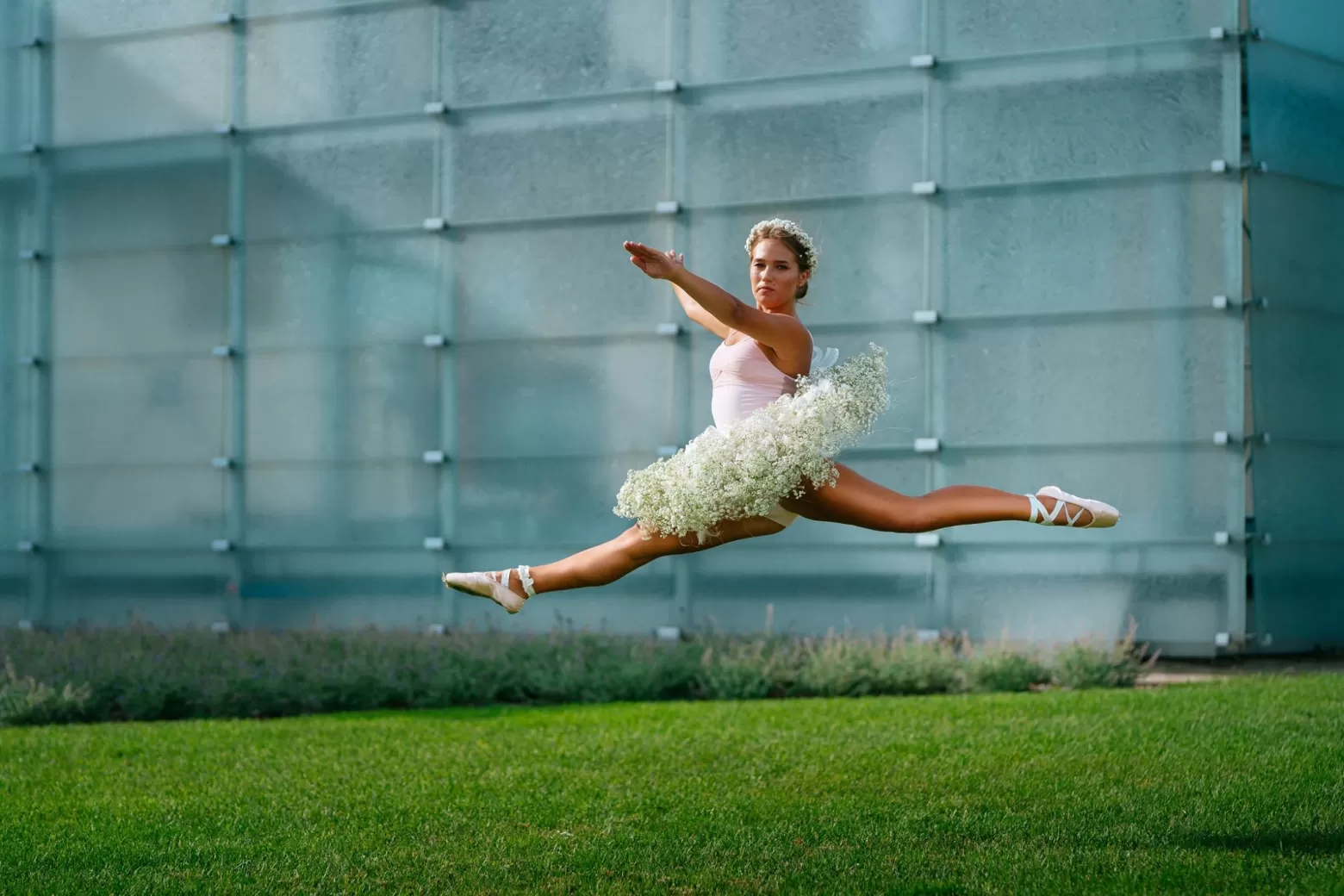 Ballerina mit Gypsophila