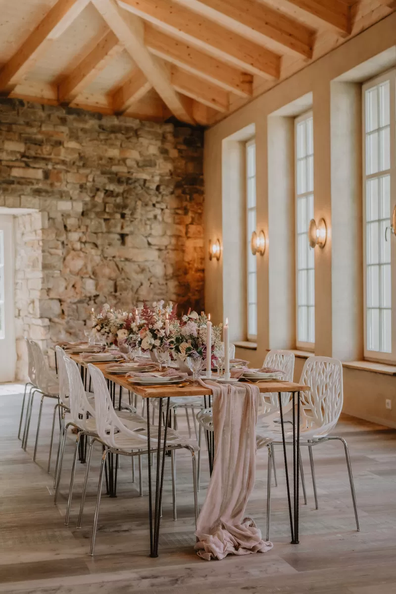 romantic wedding flowers table decor