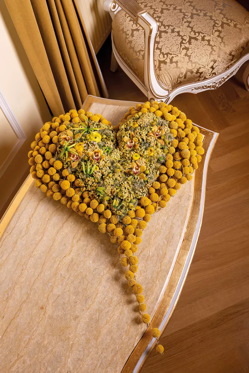 Yellow heart - Hanneke Frankema