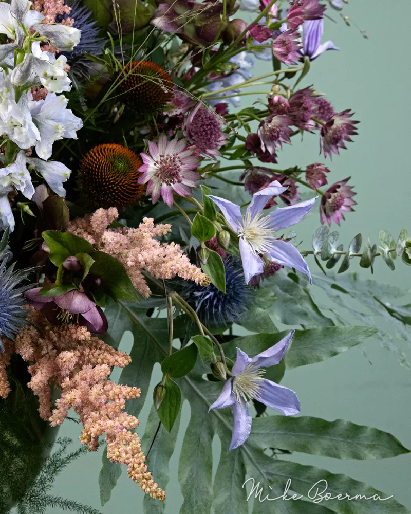 Mike Boerma - Open Silhouette bouquet