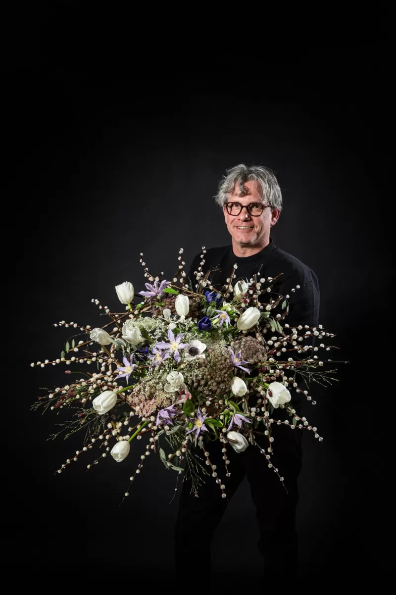 Workshop flowers on the slopes Max van de Sluis, Sanguisorba Red Dream®, Panicum Heavy Metal, Clematis Amazing® London, Chasmanthium Latifolium 'Mantis'