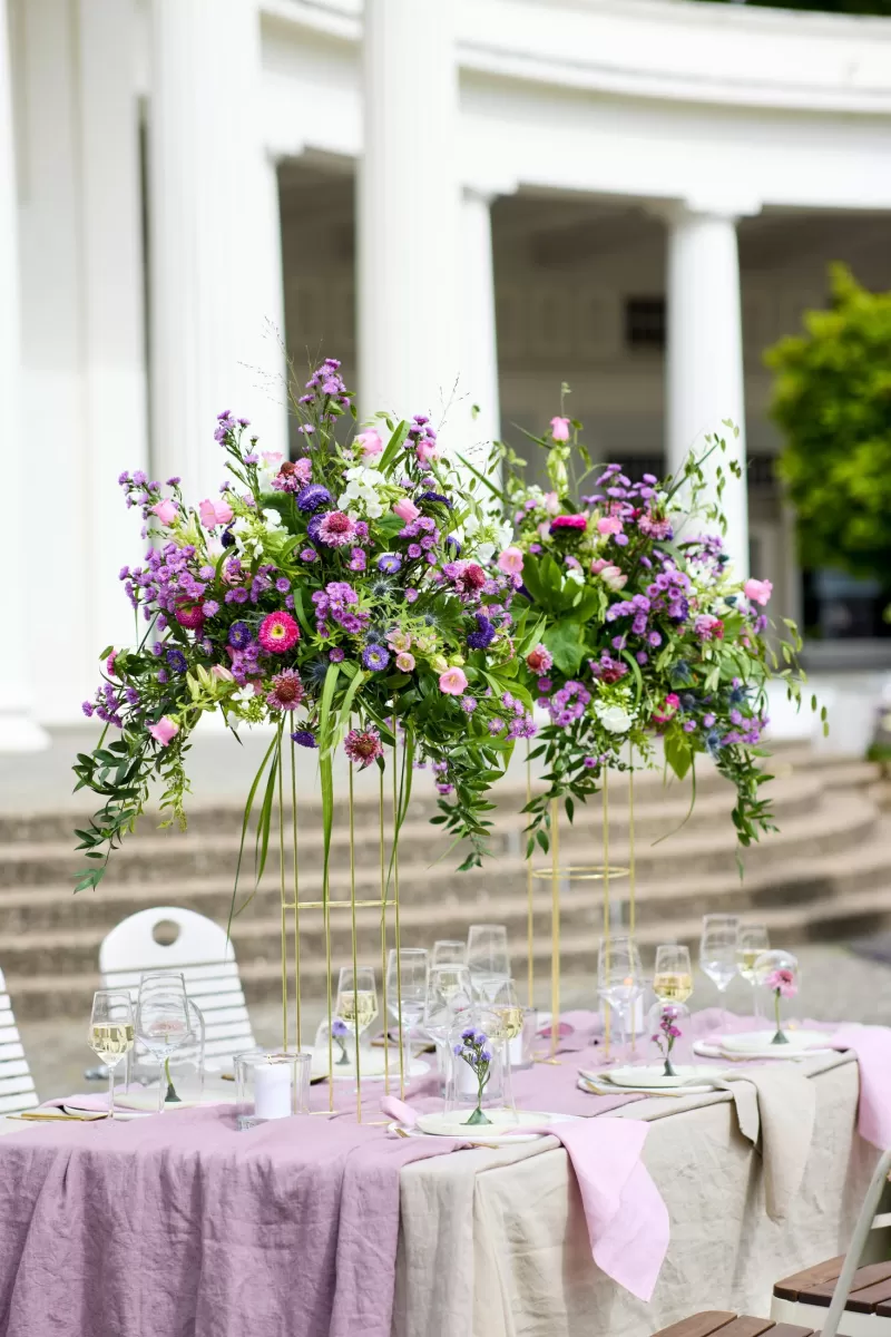 Wedding table decoration - Asters